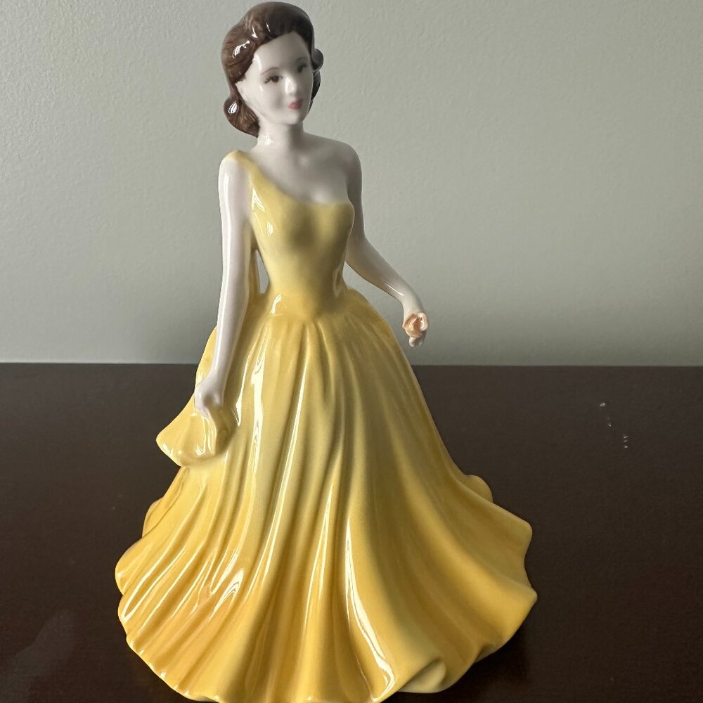 Coalport porcelain  Cindy 5" tall